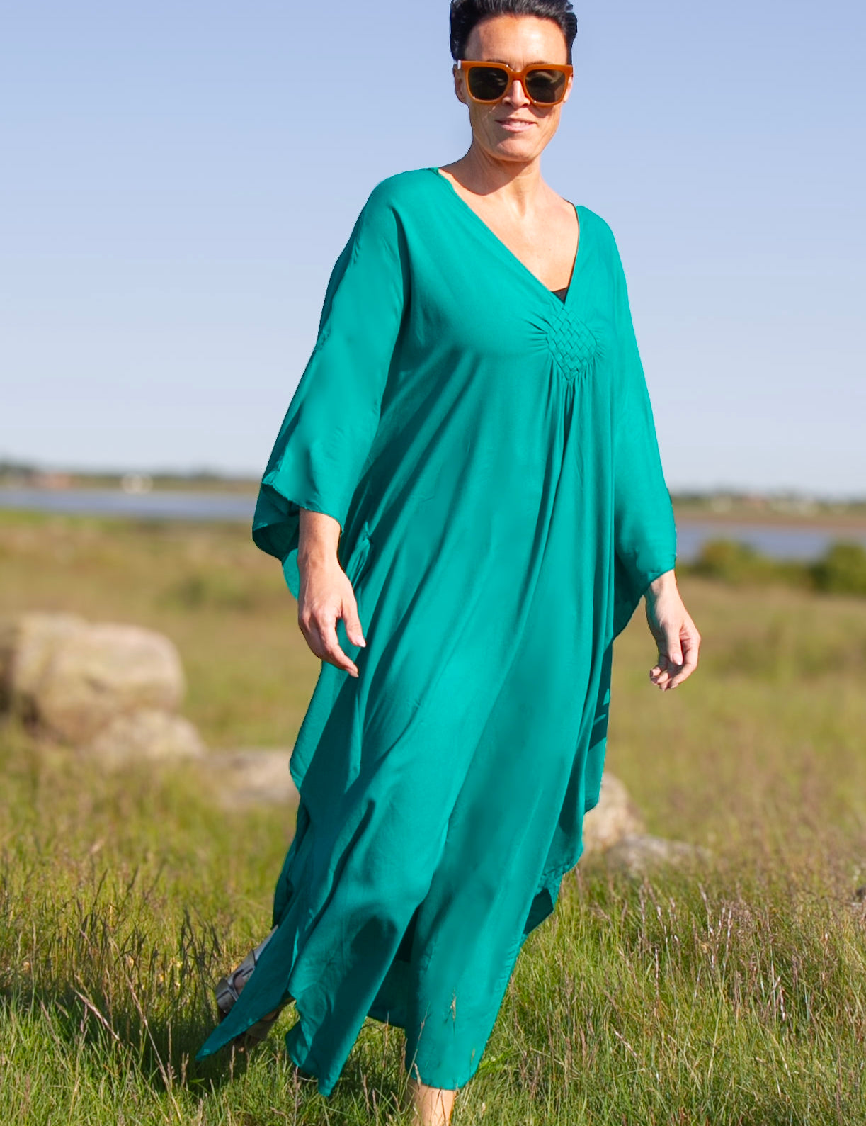 Gron_Kaftan_Klanning_Aylin_Lenolium241.jpg