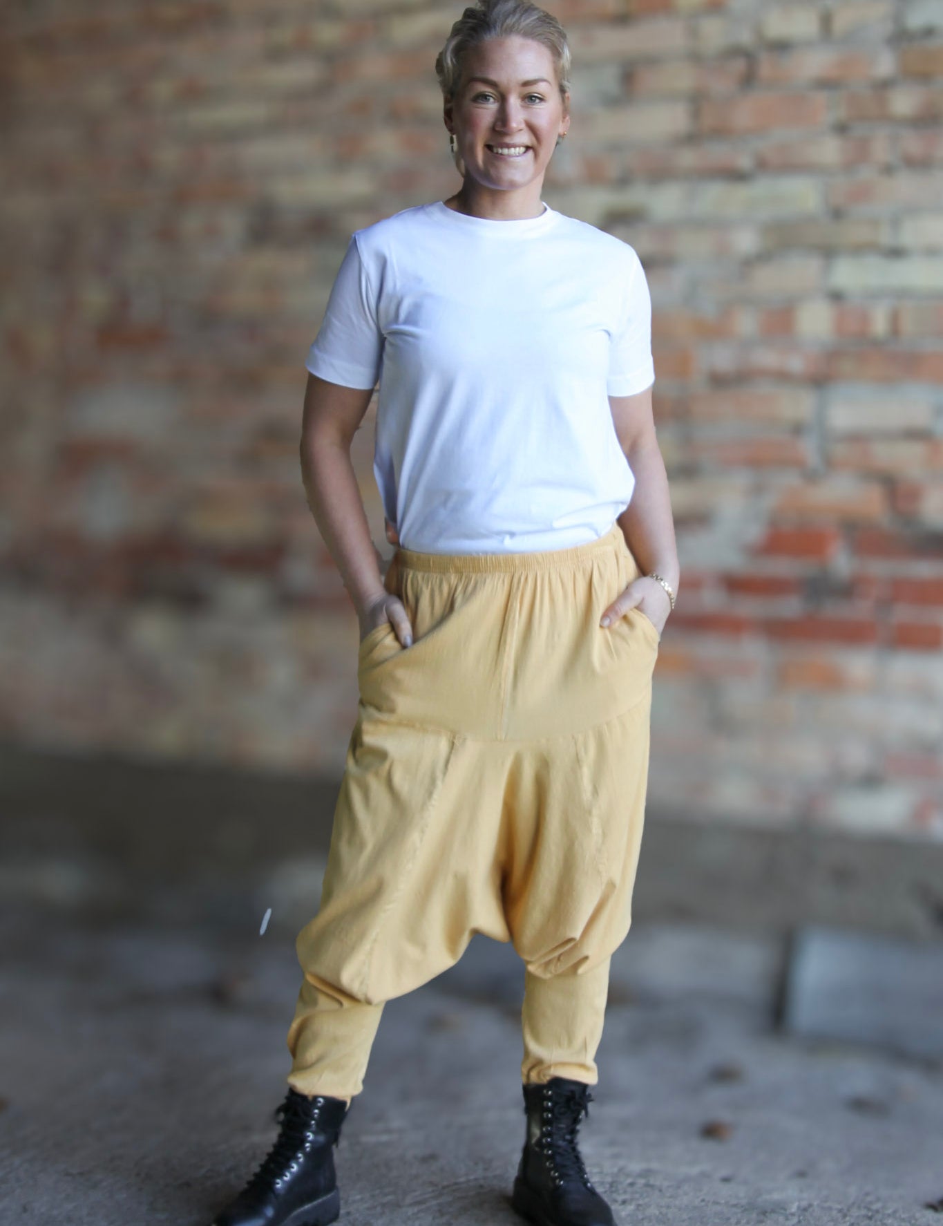 GulHaremsbyxaYogiYellow250.jpg