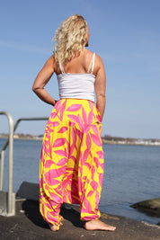 Gul/Rosa Mönstrad Haremsbyxa Classic Yellow Base Pink Leafs