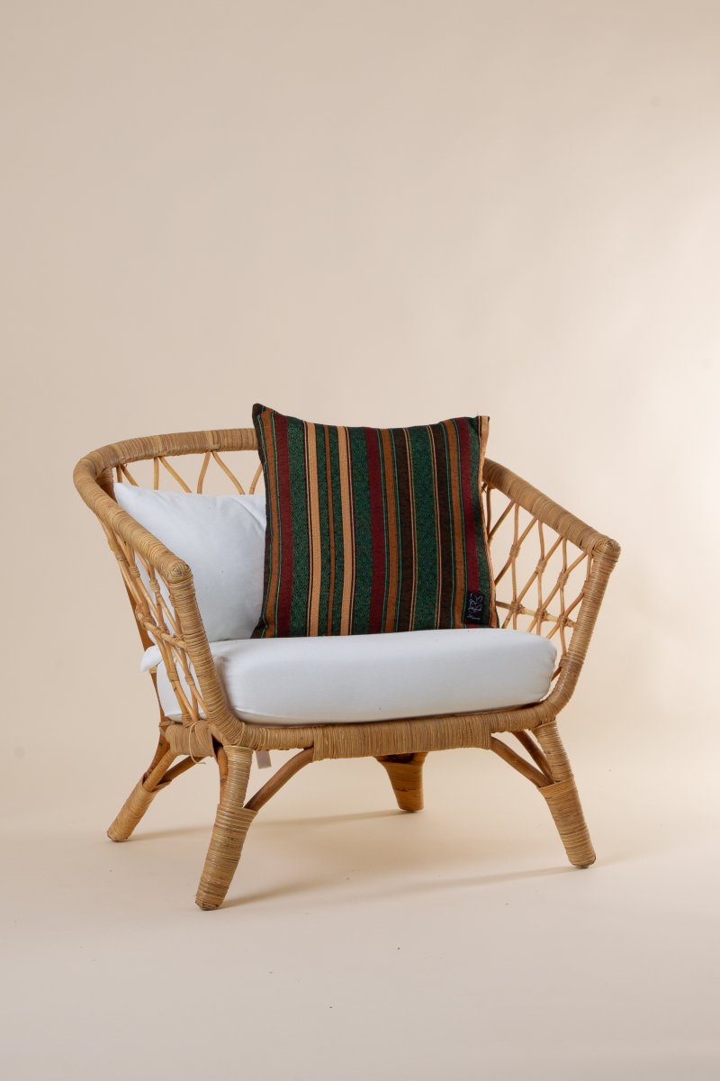 Punainen ja vihreä raidallinen tyynynpäällinen Älvadalen Red & Green Stripe