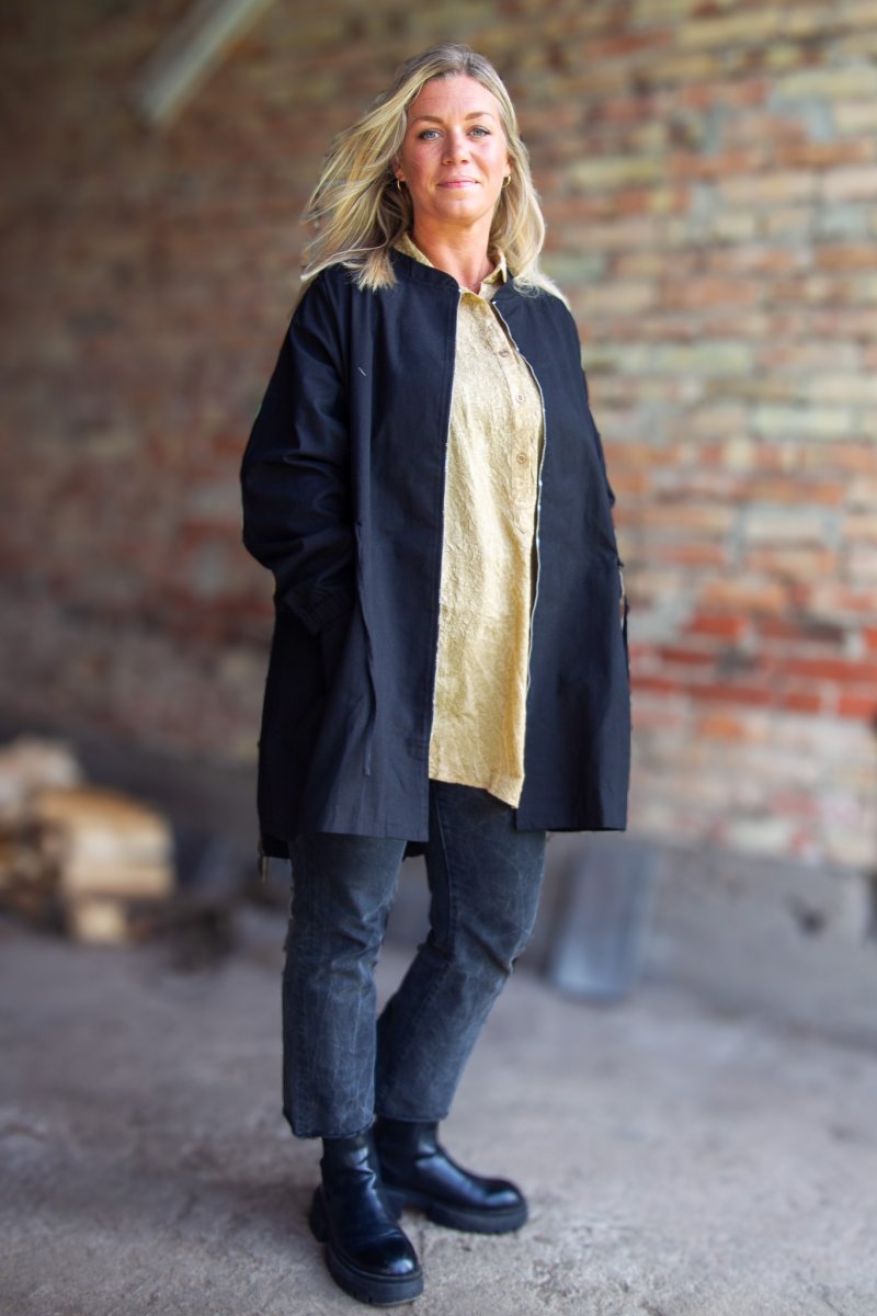 Svart Cargojacka Abisko Black