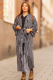 Svart Stripet Kimono Aomori Svart