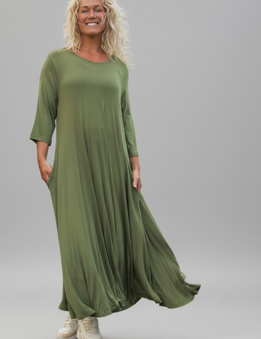 enhanced-Gron_Klanning_Ballerina_V-Neck_Long_Green2jpg_2048x2048_46ca0bca-4c8e-45bd-9008-32f97825c35f.png