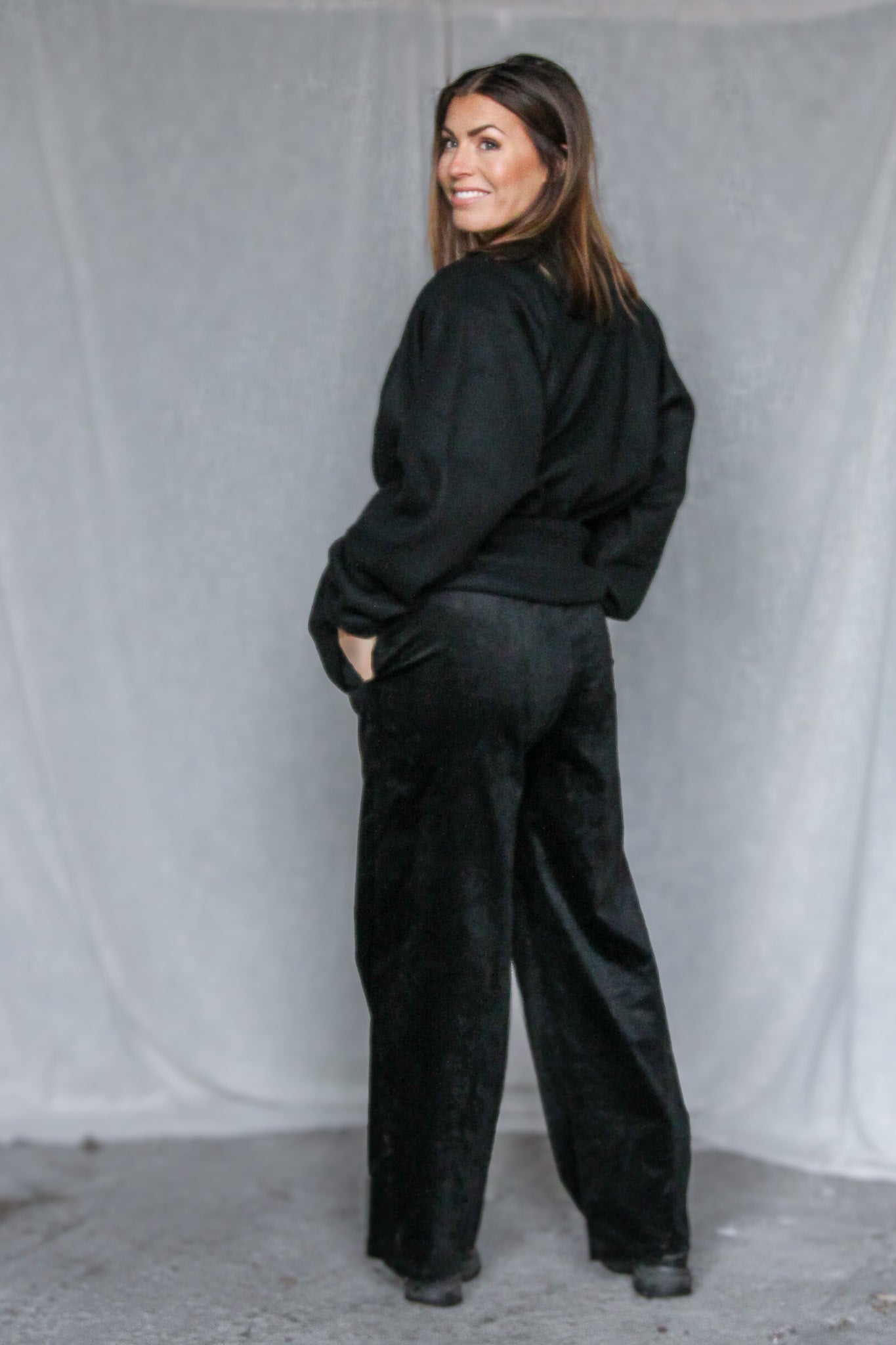 Svart Byxa Hiku Sammet Black