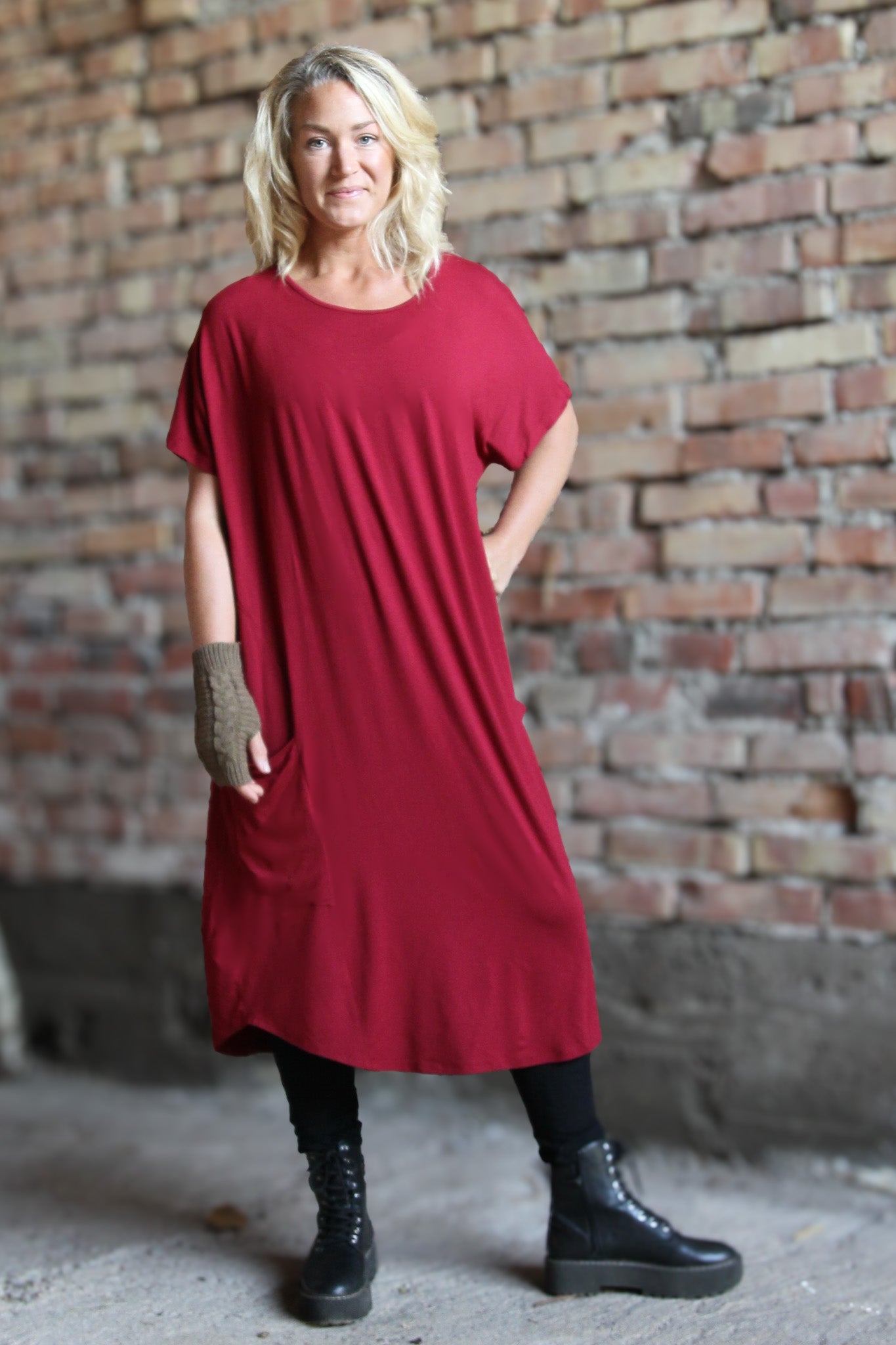 Vinröd Klänning Sarah Wine Red