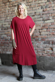 Vinröd Klänning Sarah Wine Red