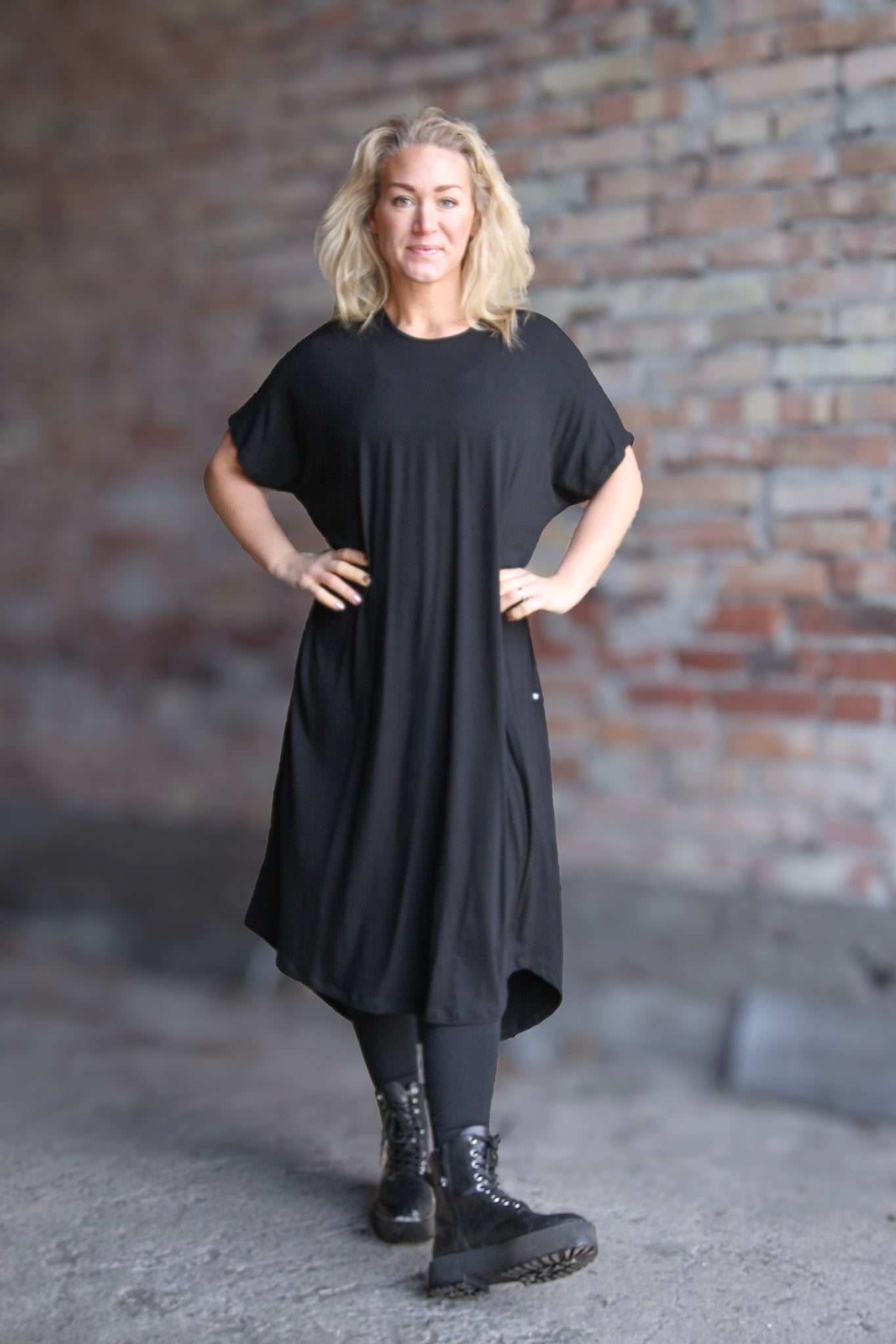 Svart Ribbad Klänning Eveline Black