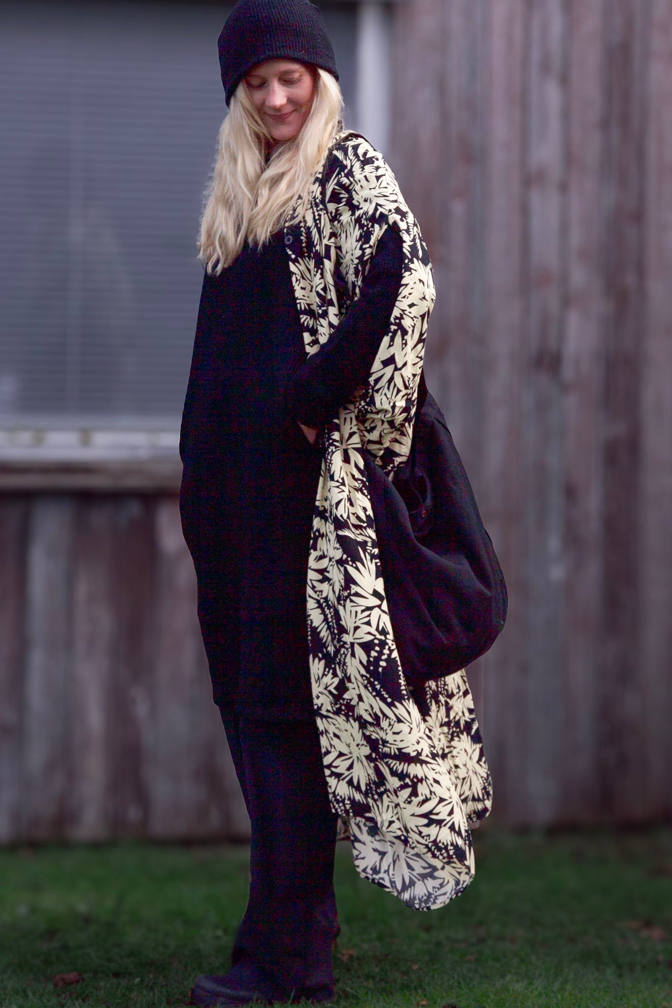 Svart/Vit Bladmönstrad Kaftan Klänning Flower Sea Black White