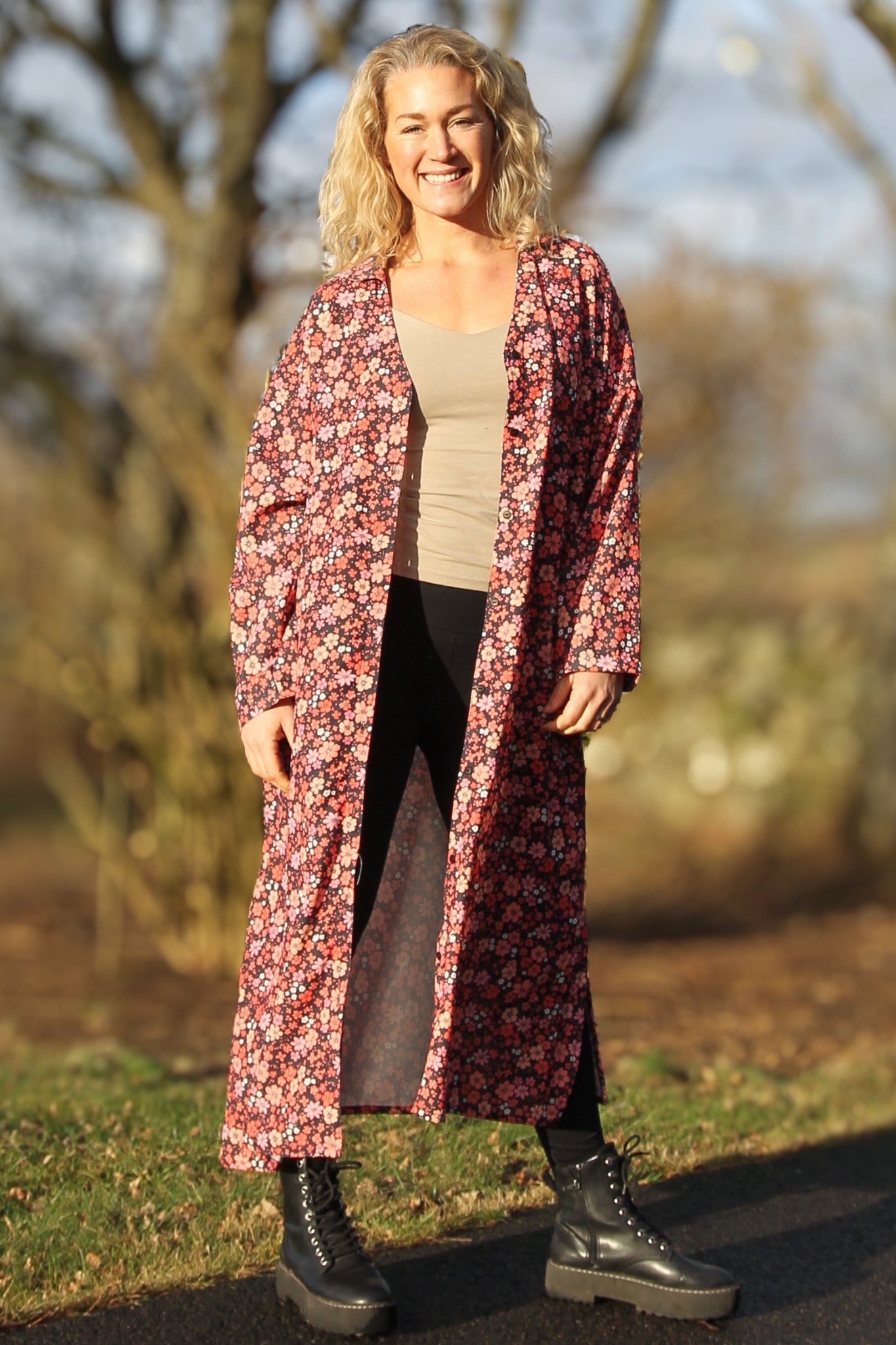 Röd Blommig Klänning Sahara Longsleeve Red Flower
