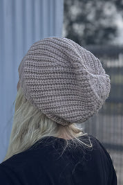 Beige Stickad Mössa Astrid Khaki