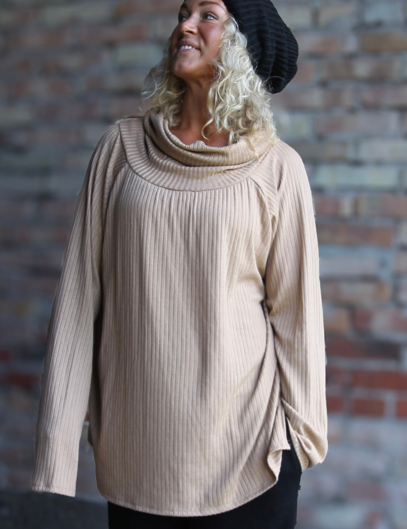 Beige_Polotroja_Embrace_Beige7jpg.jpg