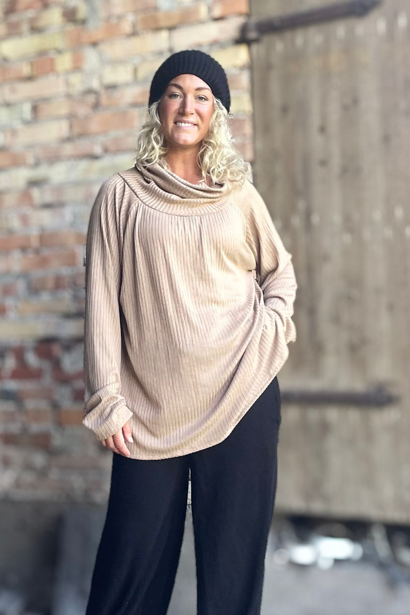 Beige Polotröja Embrace Beige