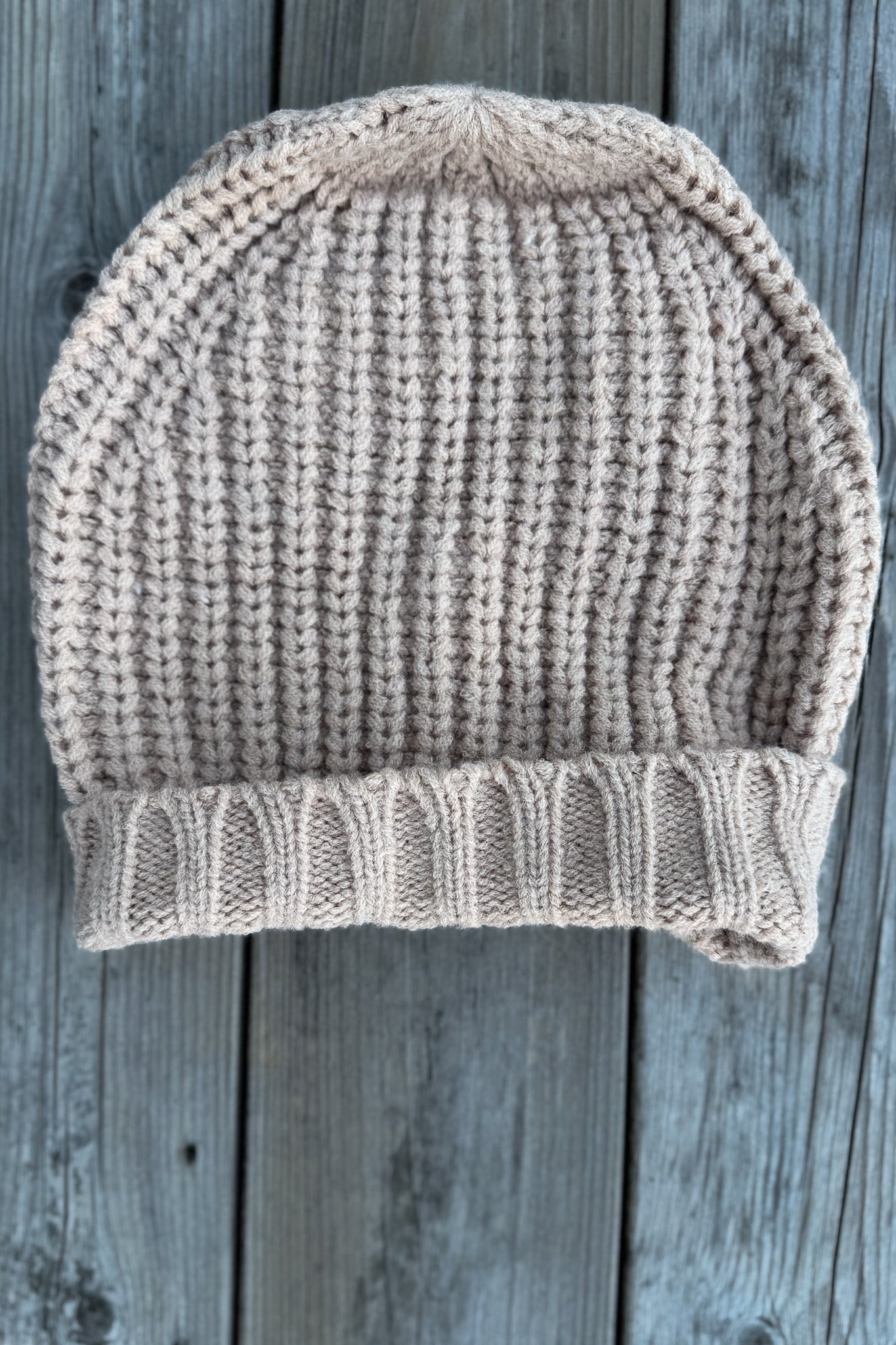 Beige Stickad Mössa Astrid Khaki