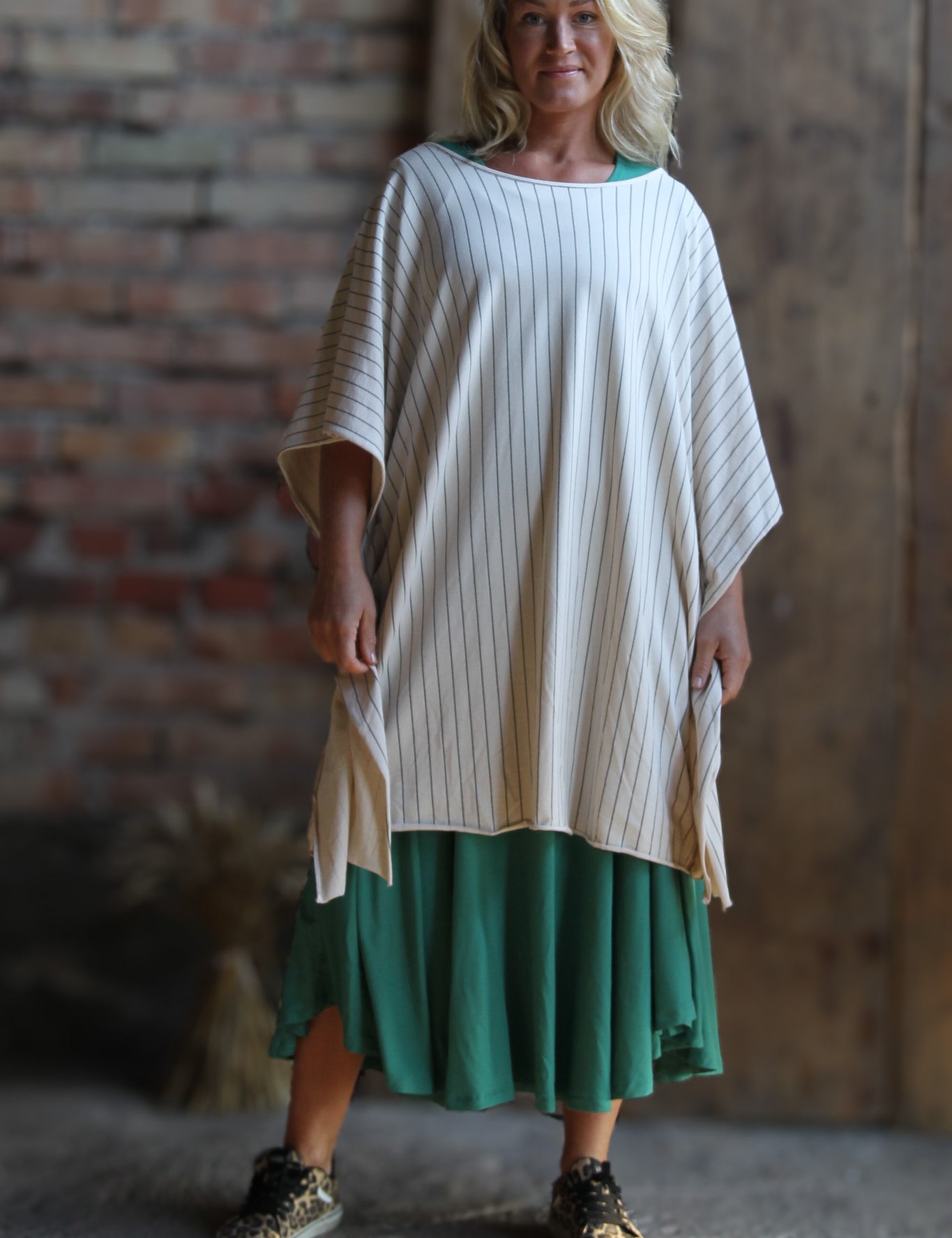 Beige_cape_2.jpg