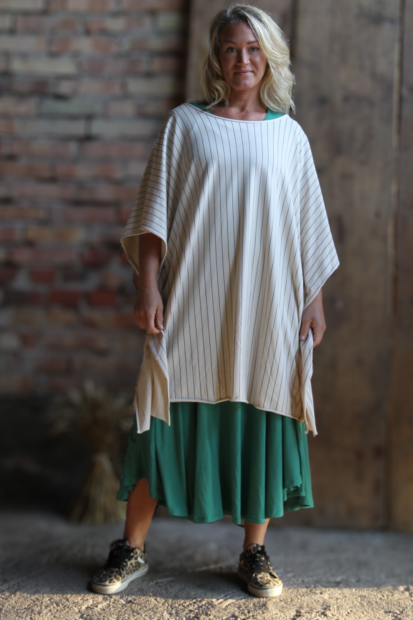 Vit Tunika Whisper Cream Base Stripe