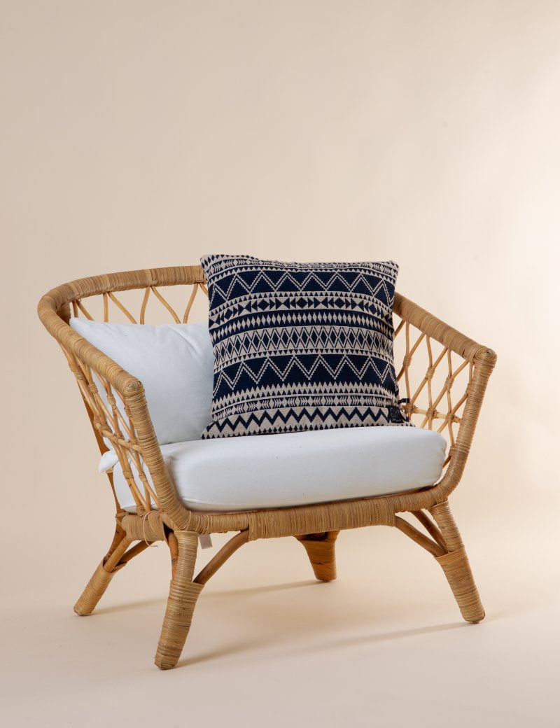 Bla_monstrat_Kuddfodral_Alvadalen_Blue_cream_pattern251.jpg