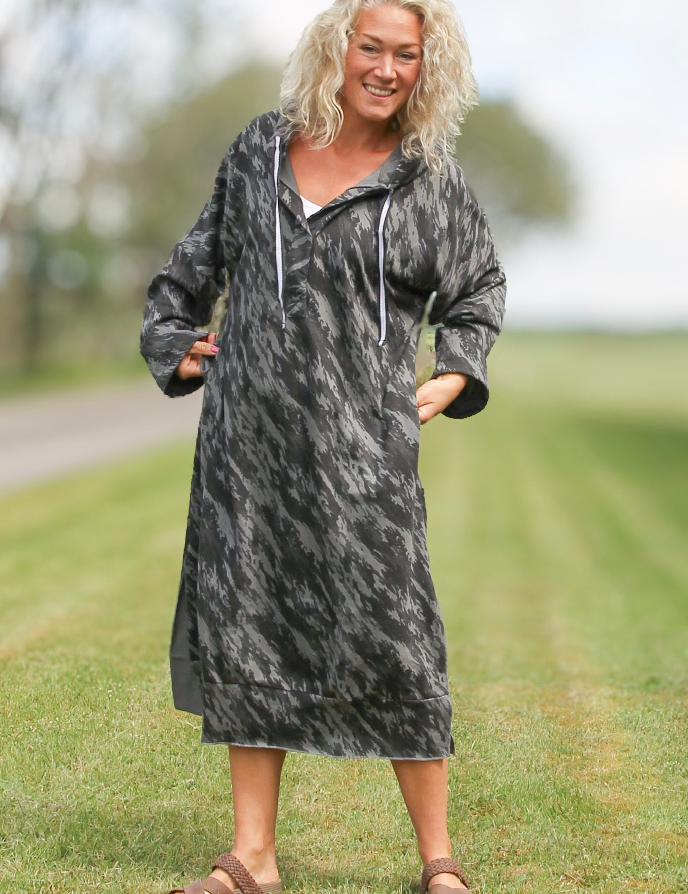 Gra_Monstrad_Hoodie_Klanning_Kokomo_Black_Grey_258.jpg