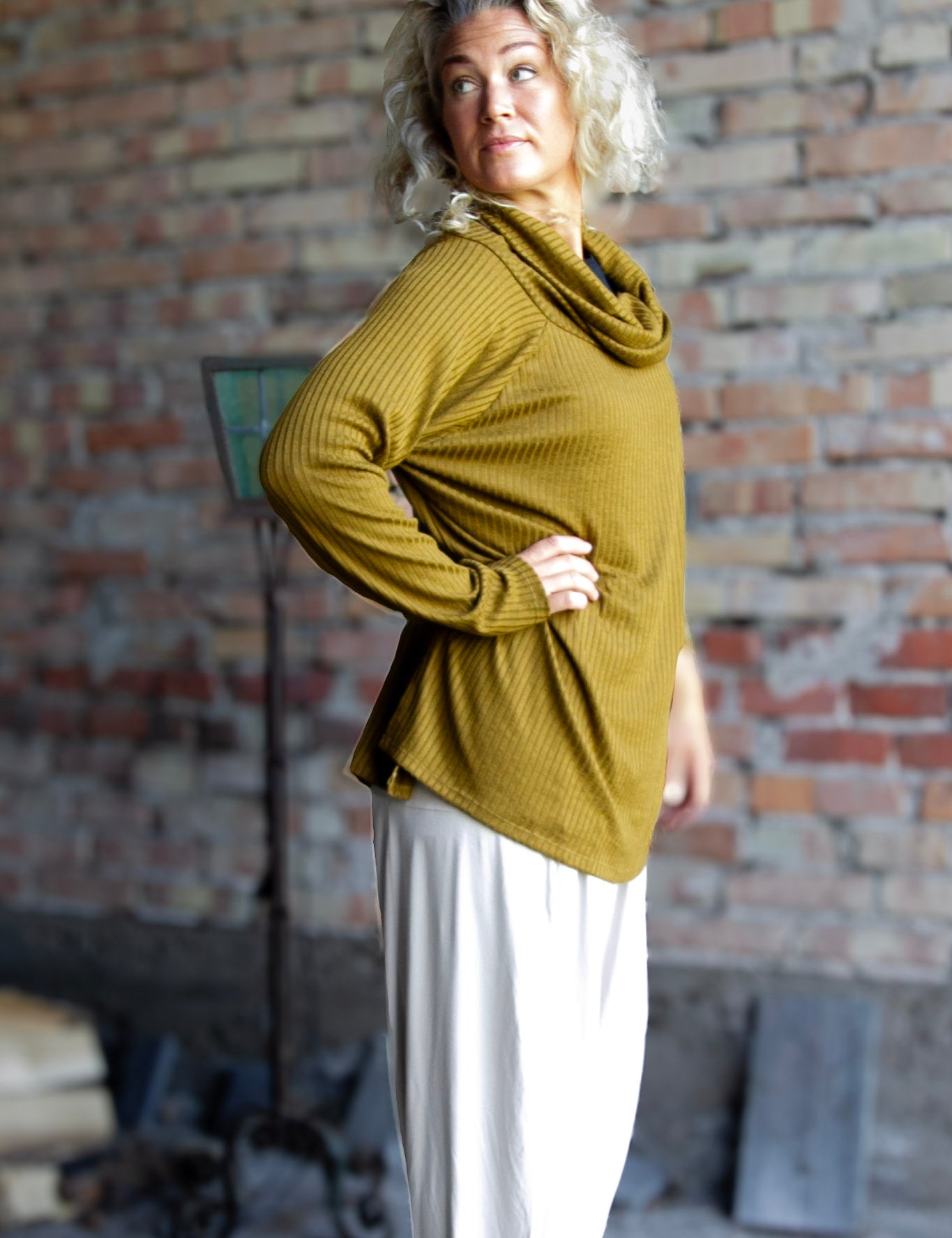 Gron_Polotroja_Embrace_Green1.jpg