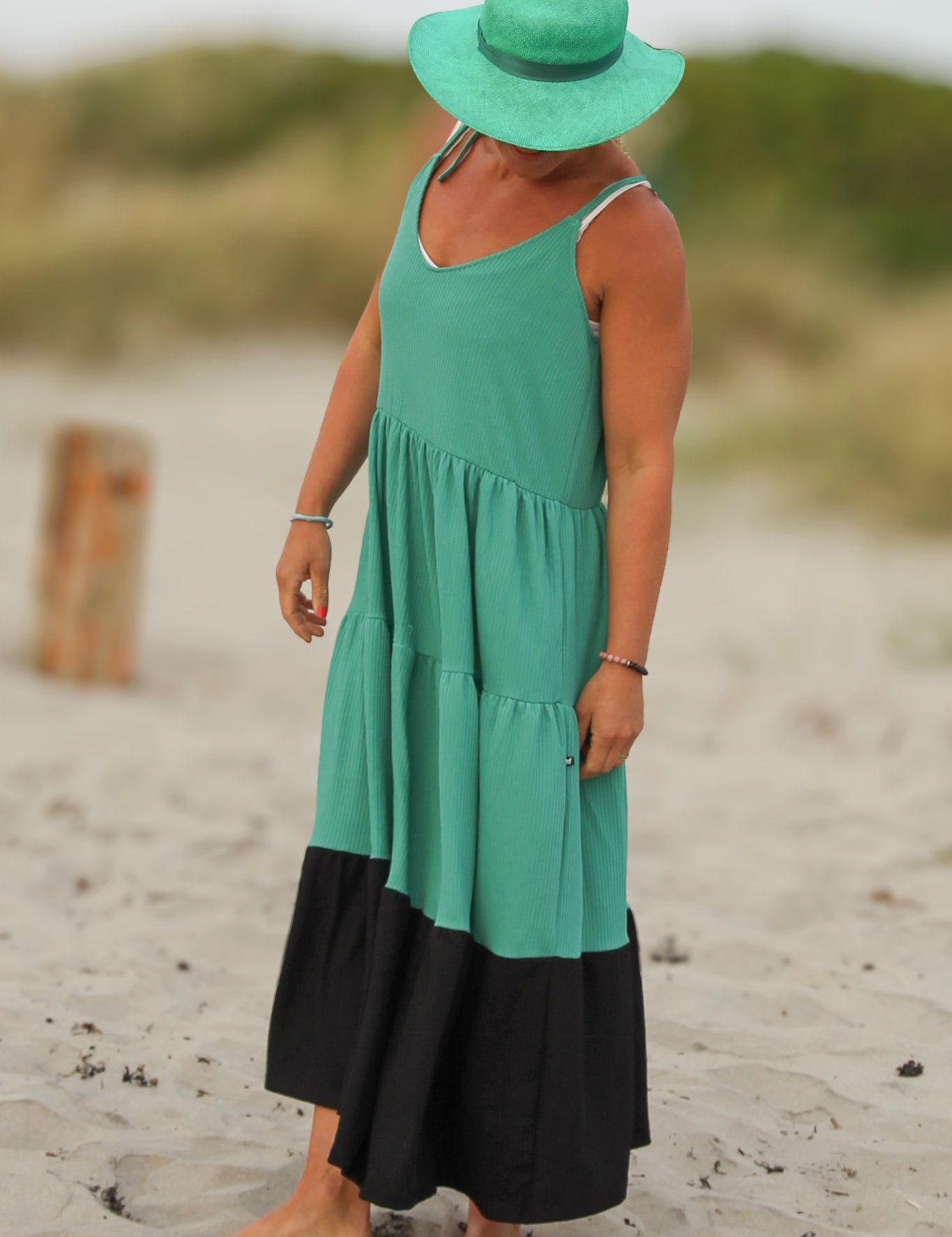 Gron_Svart_Klanning_Solby_Green_Black255.jpg