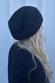 Svart Stickad Mössa Astrid Black