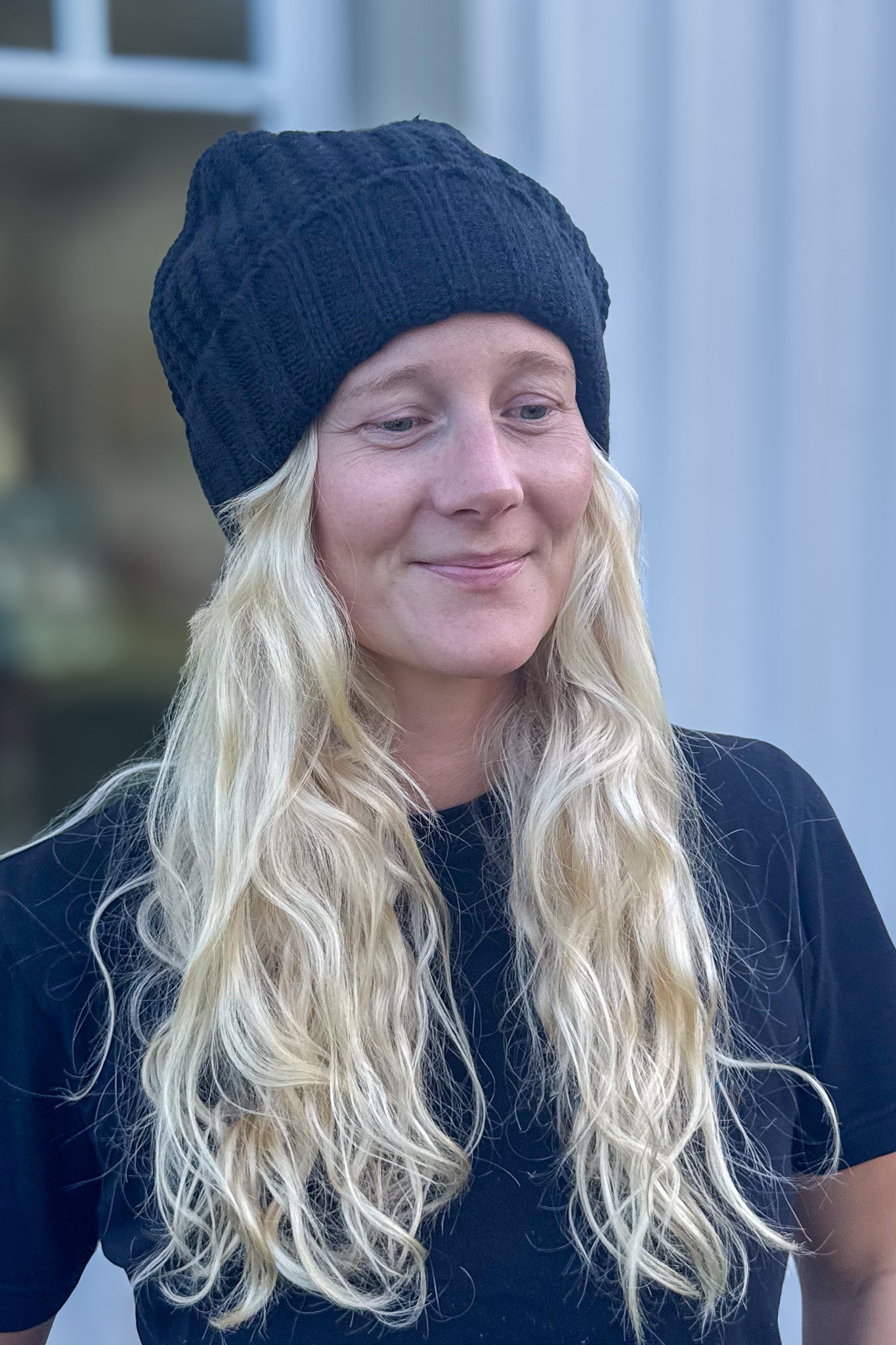 Svart Stickad Mössa Astrid Black