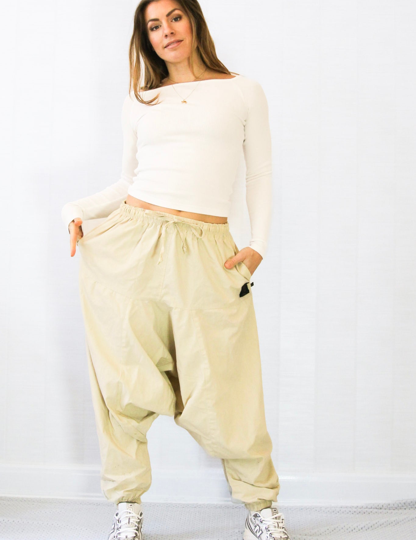 Kramvit_Haremsbyxa_Yogi_Cargo_Cream_White_258.jpg