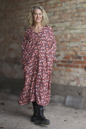 Röd Blommig Klänning Sahara Longsleeve Red Flower