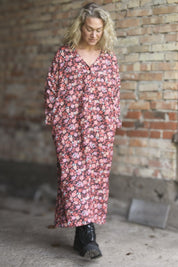 Röd Blommig Klänning Sahara Longsleeve Red Flower