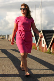 Rosa Klänning Millan Pink Power