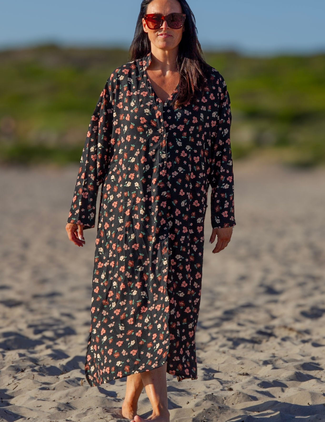 Svart_Blommig_Klanning_Sahara_Longsleeve_Black_Flower241.jpg