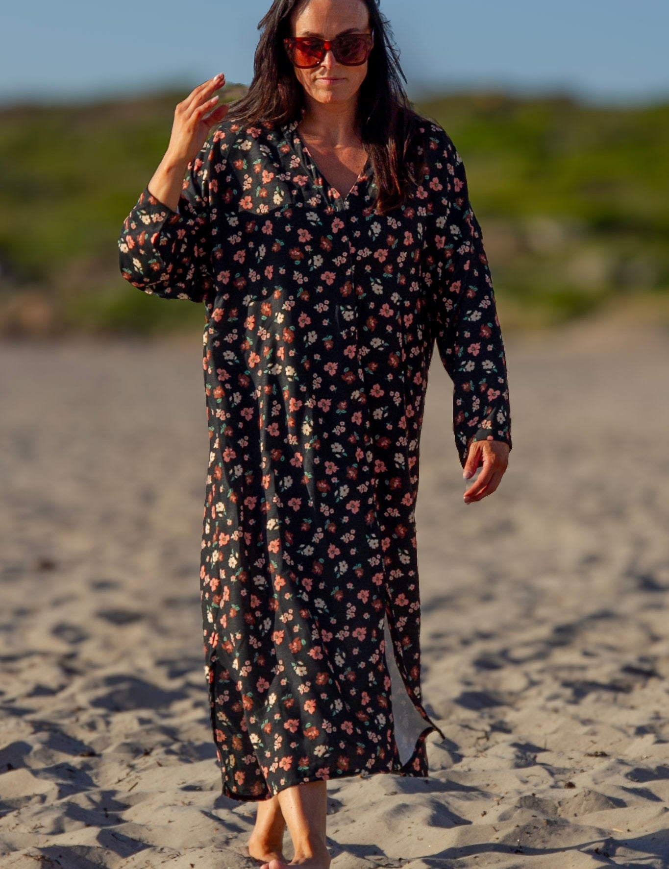 Svart_Blommig_Klanning_Sahara_Longsleeve_Black_Flower243.jpg