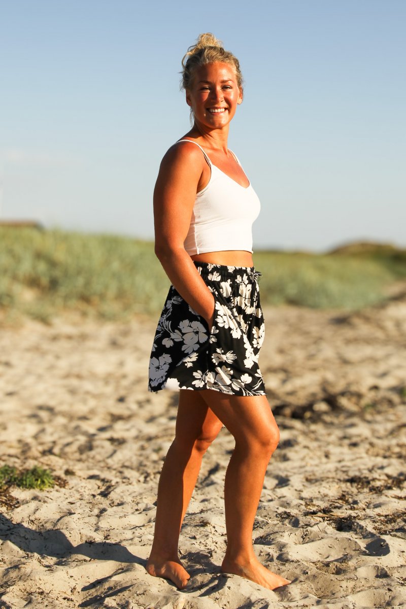 Svart Blommiga Shorts Ronja Olive Black
