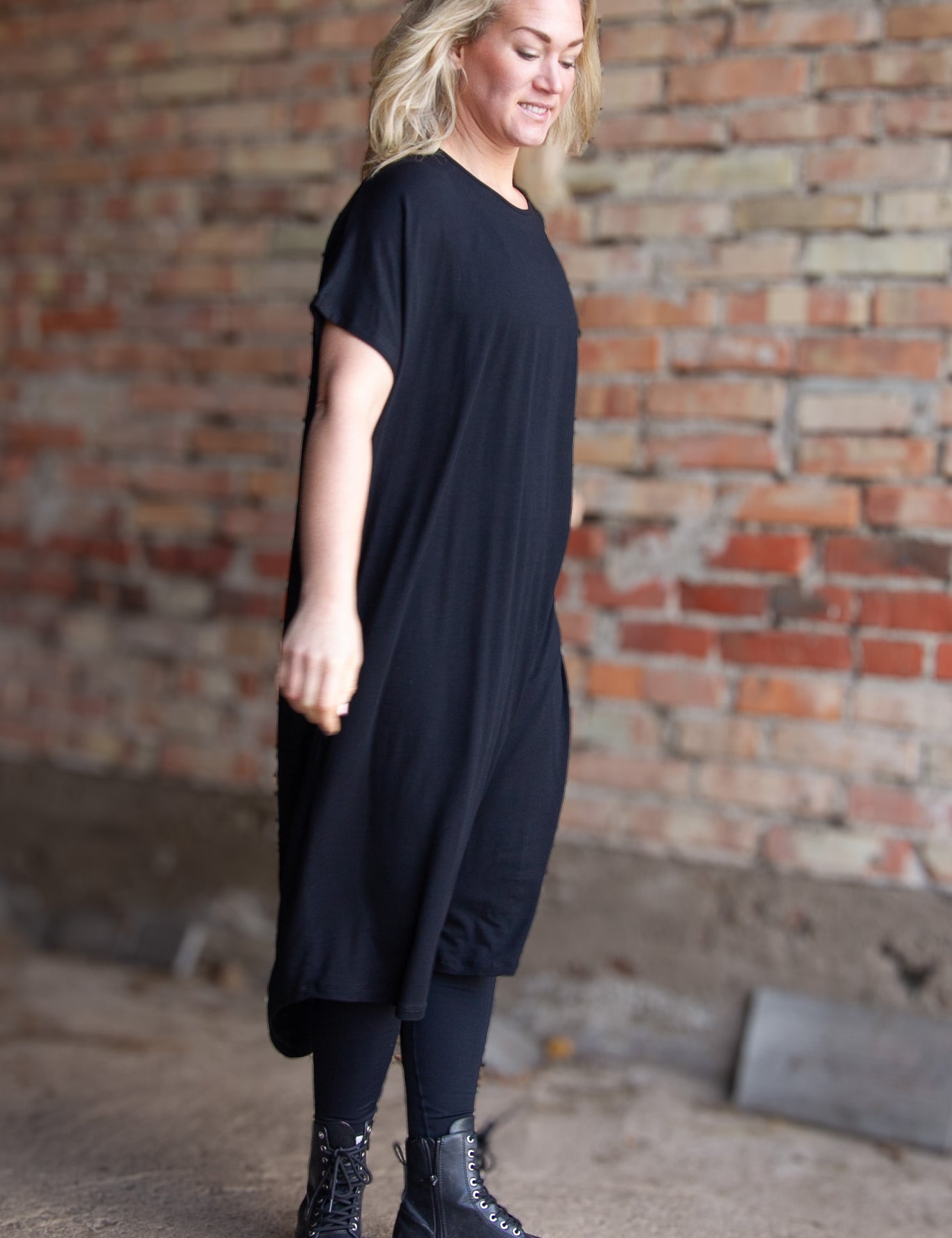 Svart_Klanning_Eveline_Black1.jpg