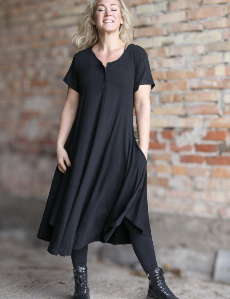 Svart_Klanning_Lillyane_Long_Black_252.jpg