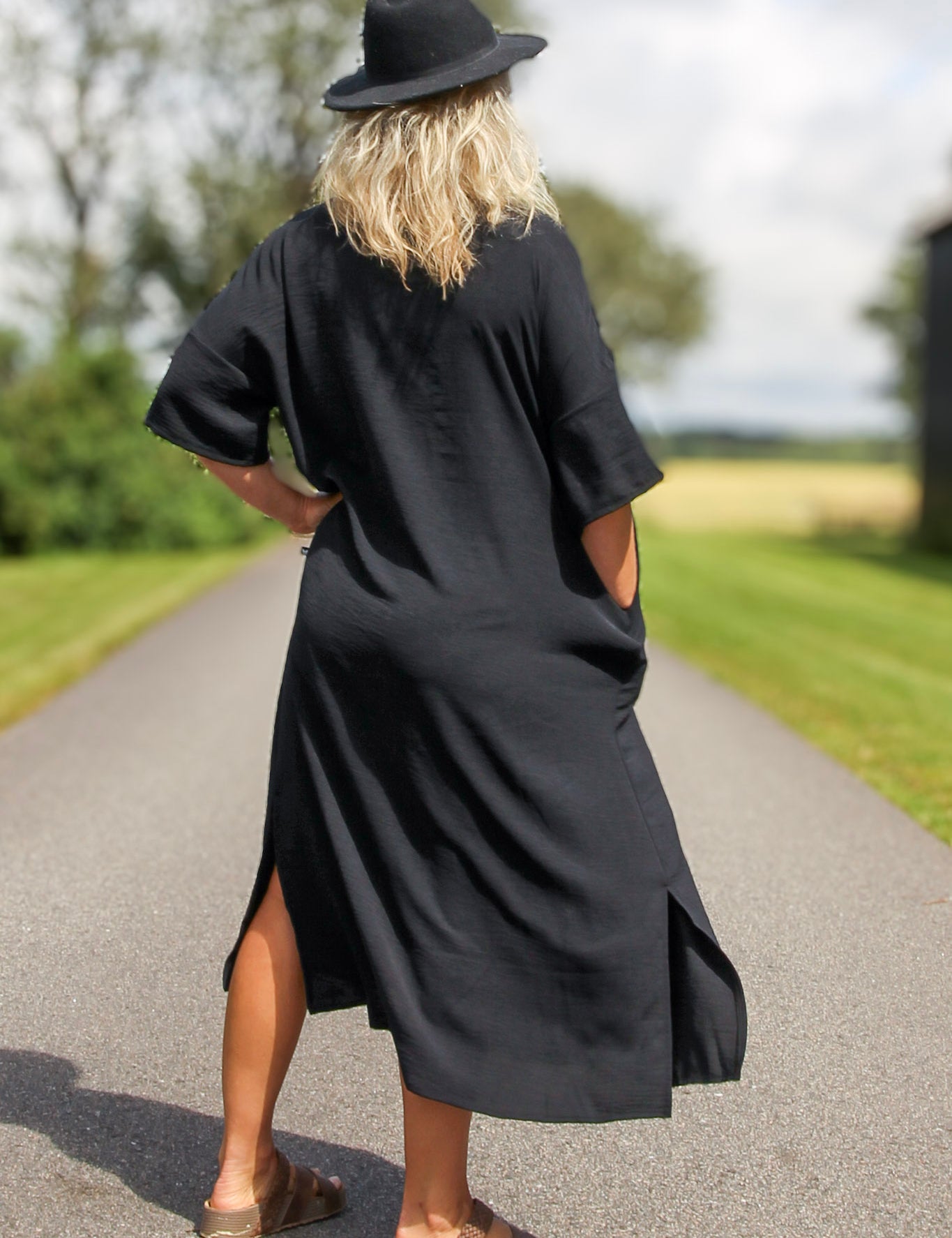 Svart_Klanning_Sahara_Longshirt_Black_259.jpg