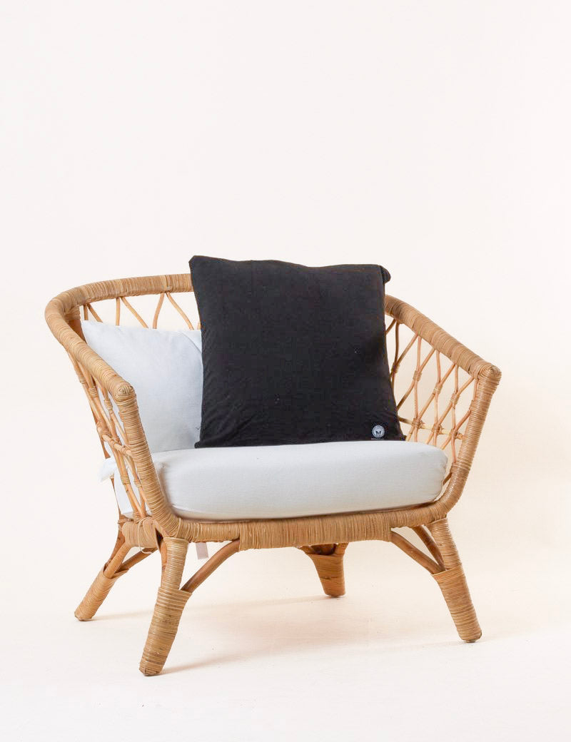 Svart_Kuddfodral_50x50_Plain_Black_252.jpg