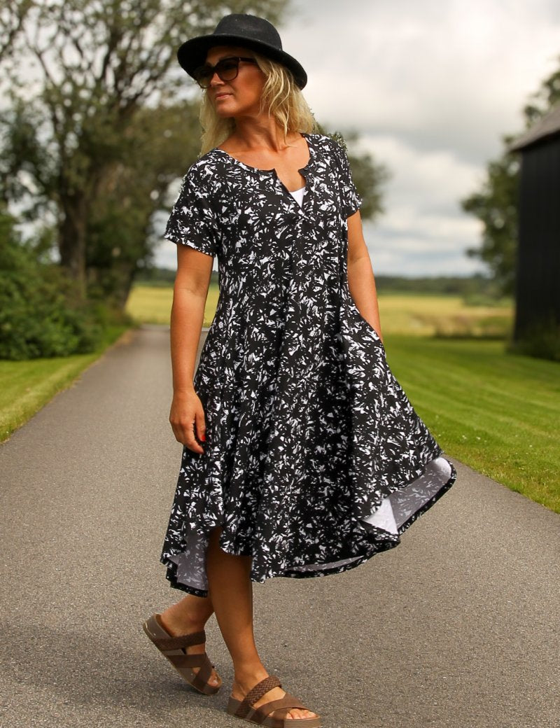 Svart_Vit_Klanning_Lillyane_Dress_Black_White_251.jpg