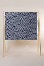 Schwarz-weiße Decke Älvadalen Schwarz-Weiß