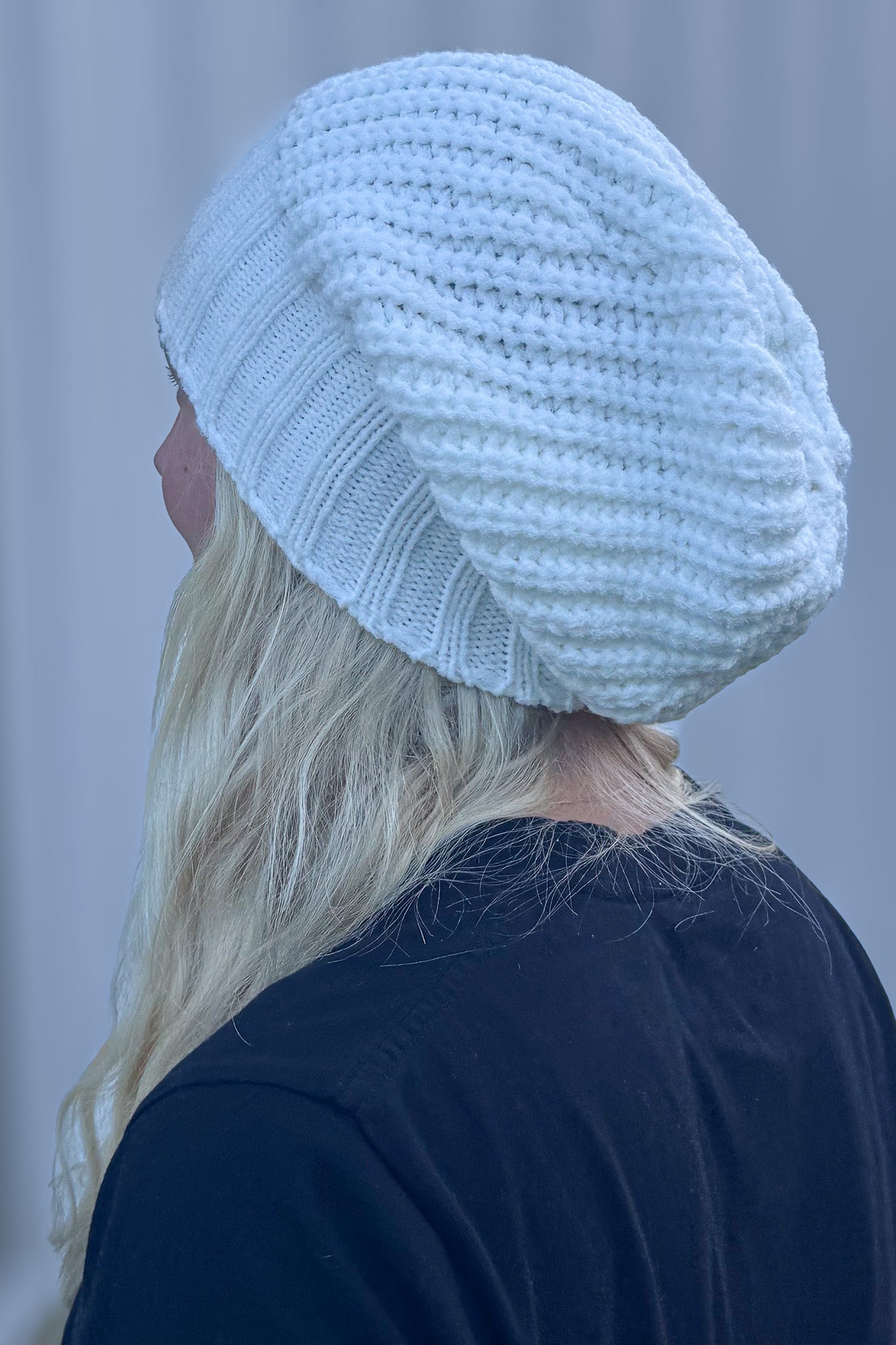 Vit Stickad Mössa Astrid White