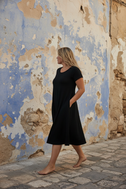 Ballerina Black - Alley Walking