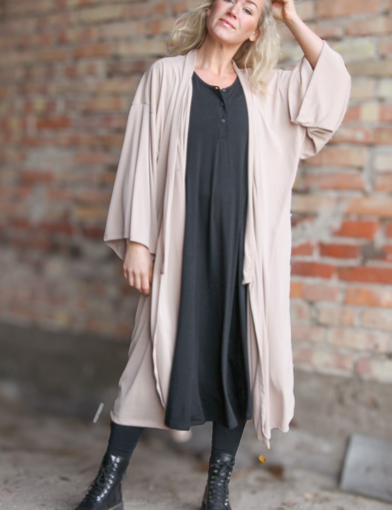 beige_kimono_1.jpg