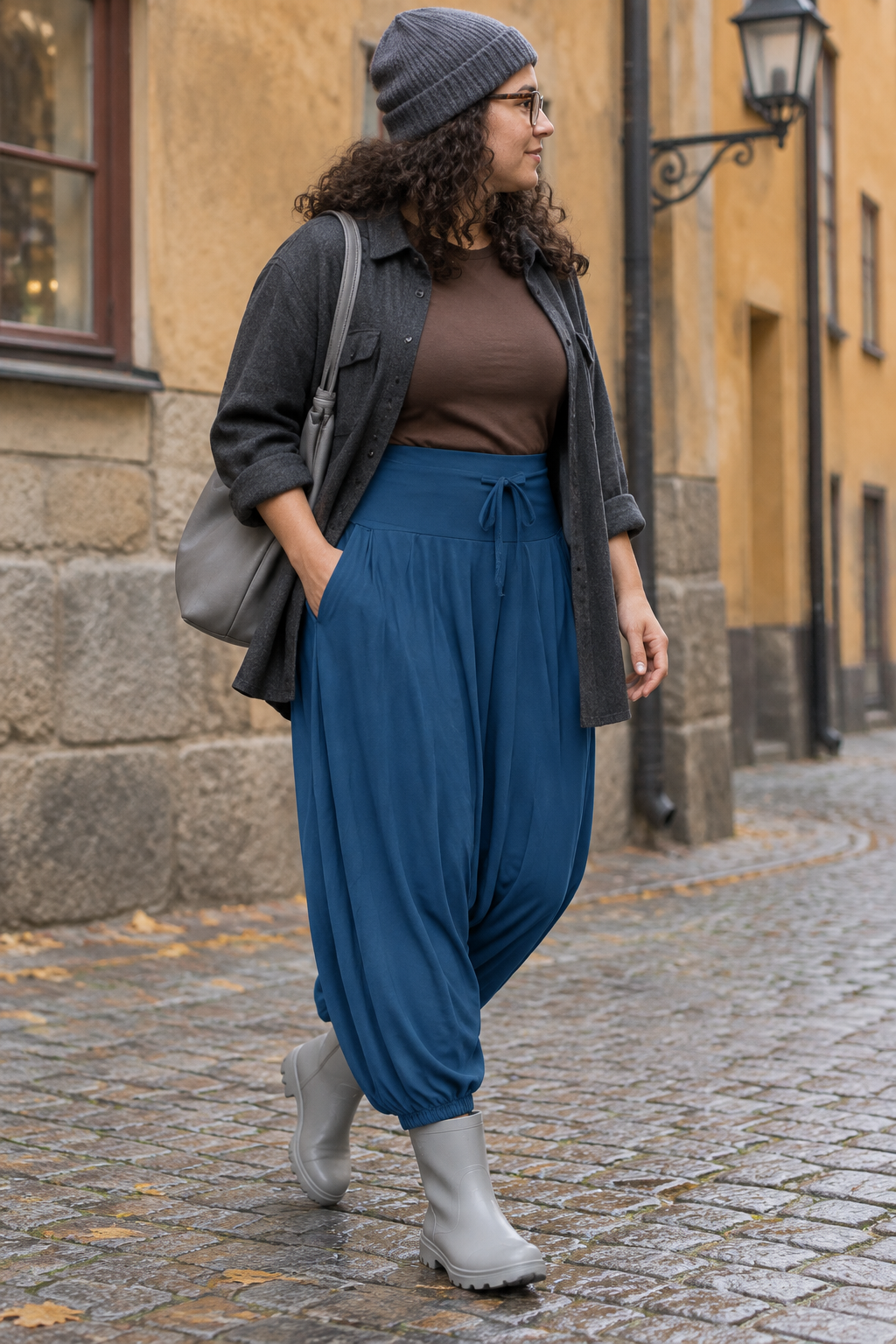 Blå haremsbyxa från sidan