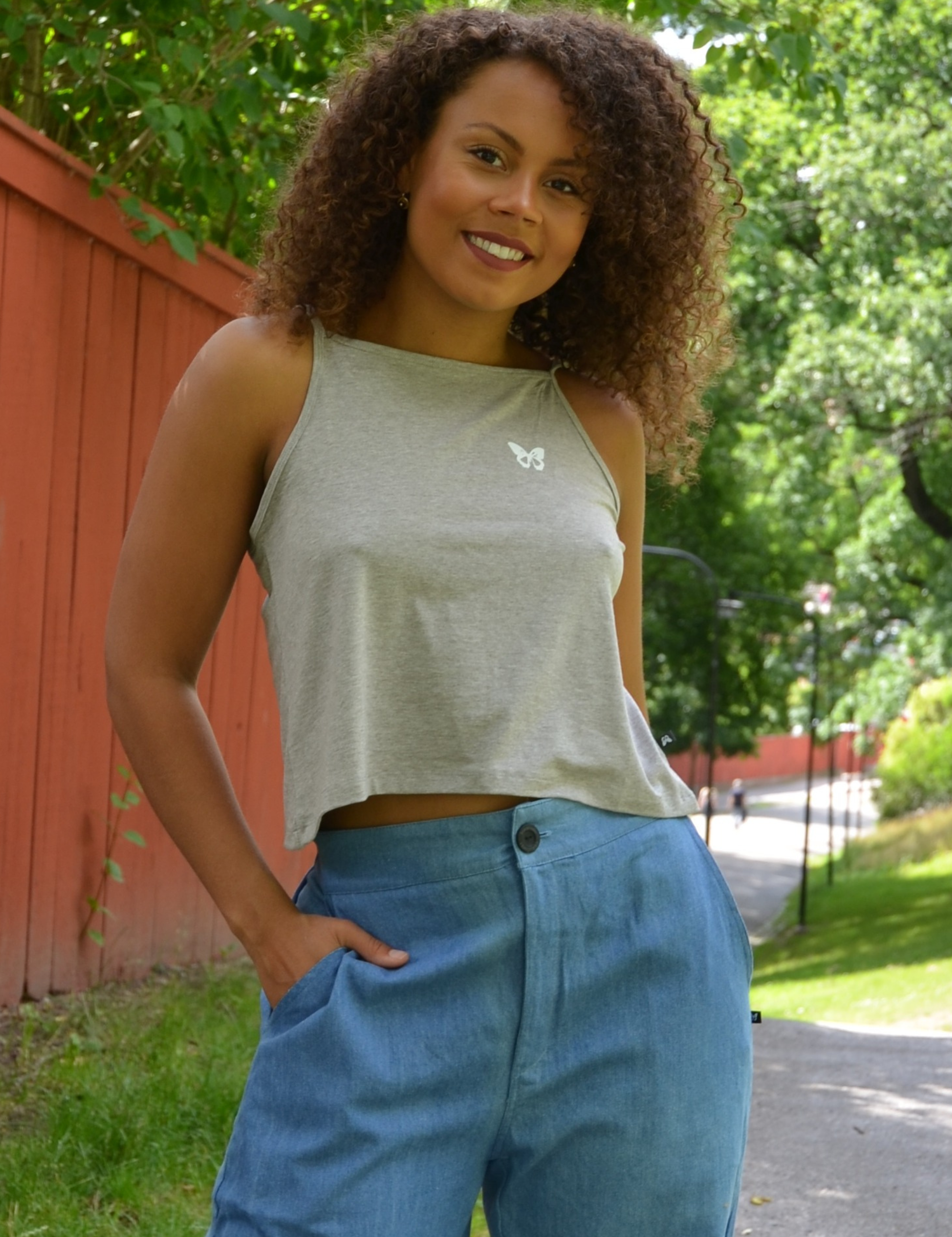 crop_top_grey_1.png