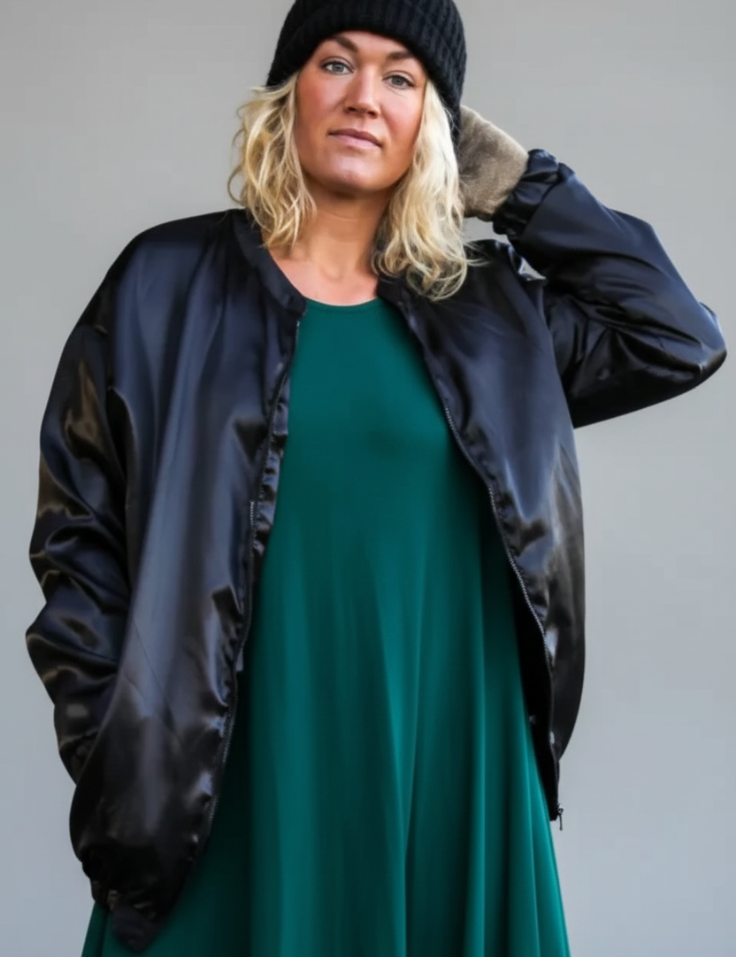 enhanced-Svart_Jacka_Koster_Plain_Black_251_2048x2048_ce4a80fd-17a3-4b38-8a2b-4a52b7a2624b.png