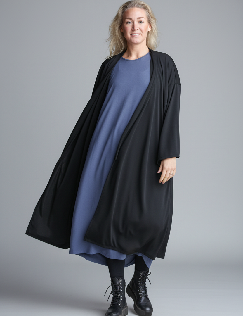 enhanced-Svart_kimono_3_2048x2048_79ef70a2-9649-416f-9bb2-3d940e0c1aca.png