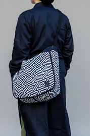 Schwarz/Weiß gemusterte Tasche Hamra Schwarz Weiß Muster