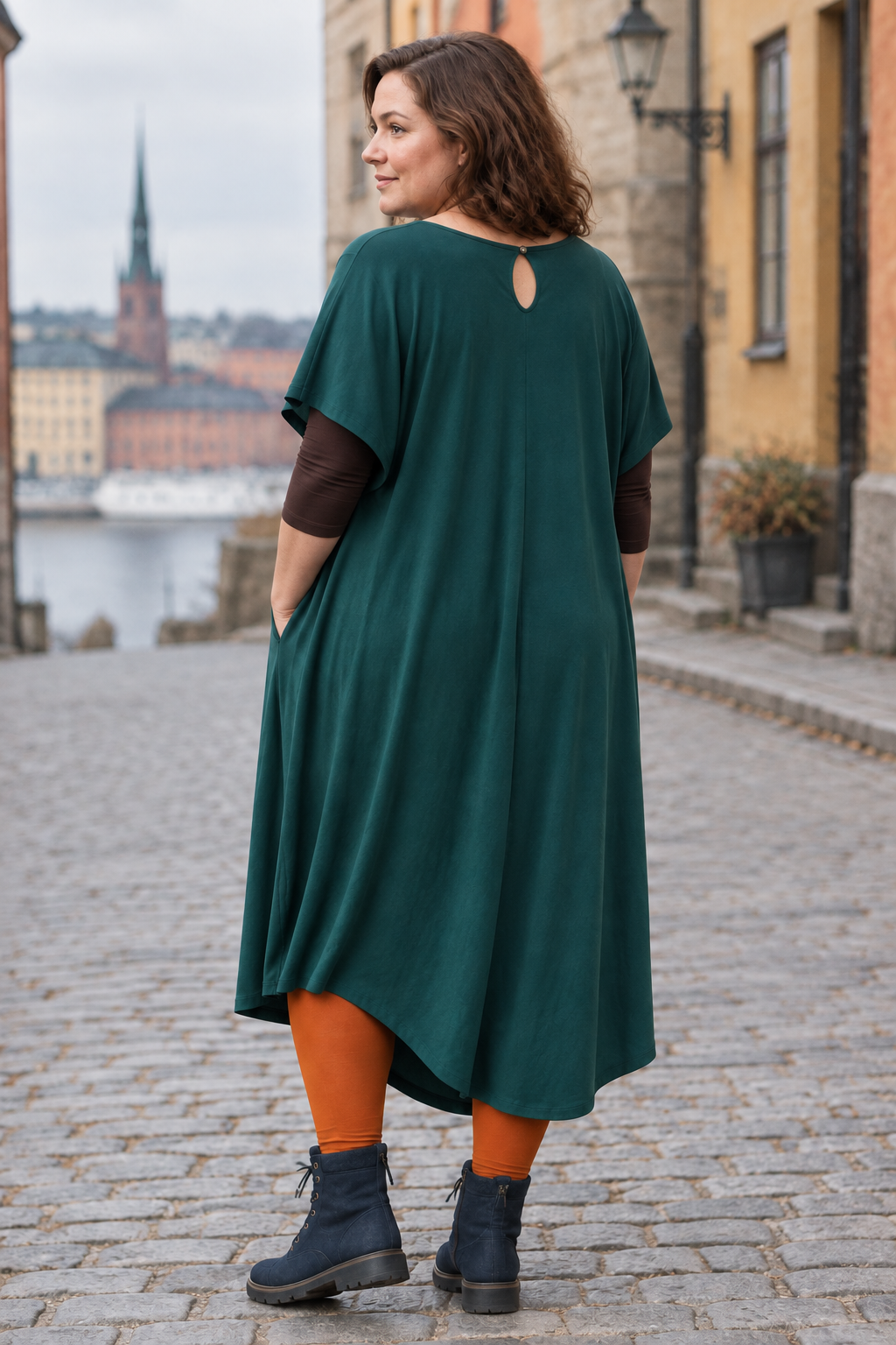 Grön Ballerina bakifrån med mjukt viskosfall