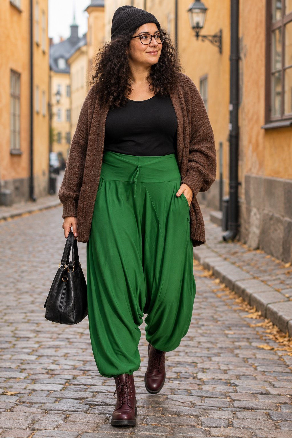 Grön haremsbyxa, promenad i Gamla stan