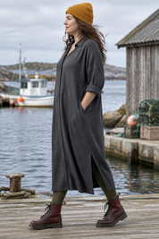Mörkgrå skjortklänning från sidan