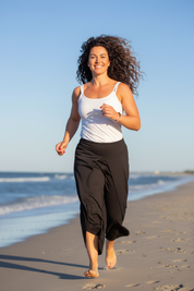 Springer barfota med vit topp